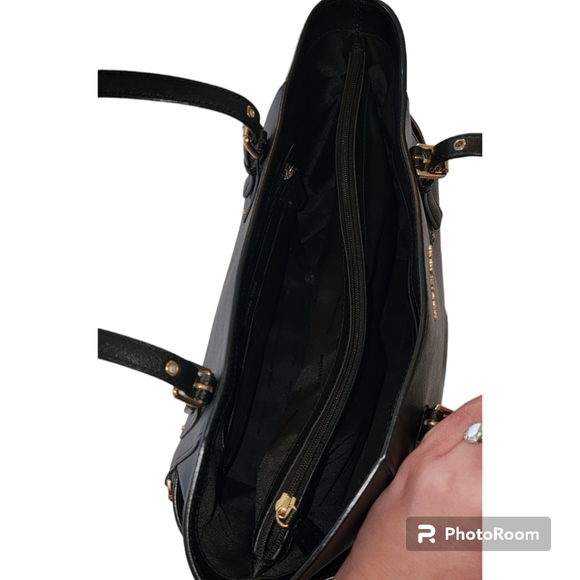 Michael Kors Voyager Tote - Picture 2 of 5